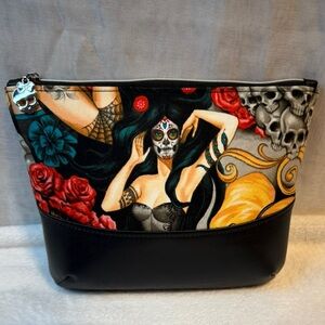 La Dana Noir Cosmetic Bag